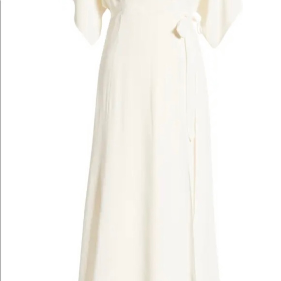 Winslow Wrap Maxi Dress
REFORMATION - Picture 3 of 4